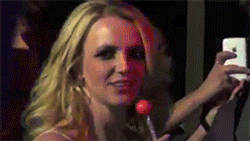 tumblr_nwvl0o7XEa1u6n38po1_250.gif