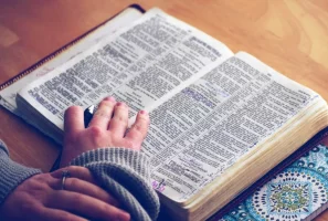 biblija-da-li-je-to-samo-jos-jedna-knjiga-1060x716.webp biblija-da-li-je-to-samo-jos-jedna-knjiga-1060x716.webp