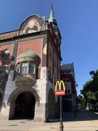 mcdonalds-in-subotica-serbia-v0-7upzxgfggr091.webp