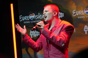 RZK09091.webp