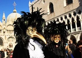 Luxe-Adventure-Traveler-Venice-Carnival-14.webp