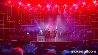 Albina_dhe_familja_Kelmendi_Duje_Fest_61_n_RTSH.gif